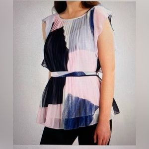 Banana republic woman’s  top/blouse ✨ Host Pick ✨